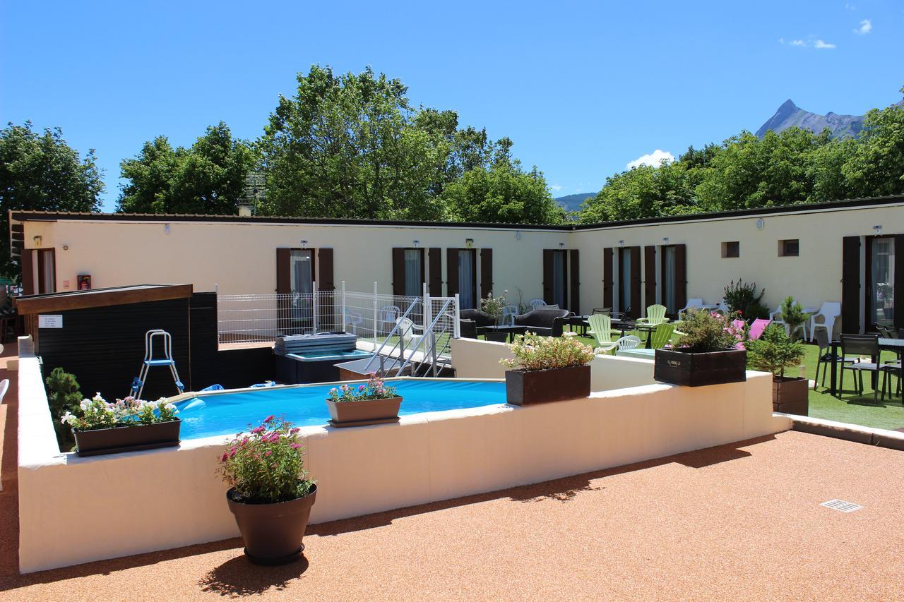 Hotel Le Connetable Saint-Bonnet-en-Champsaur Dış mekan fotoğraf